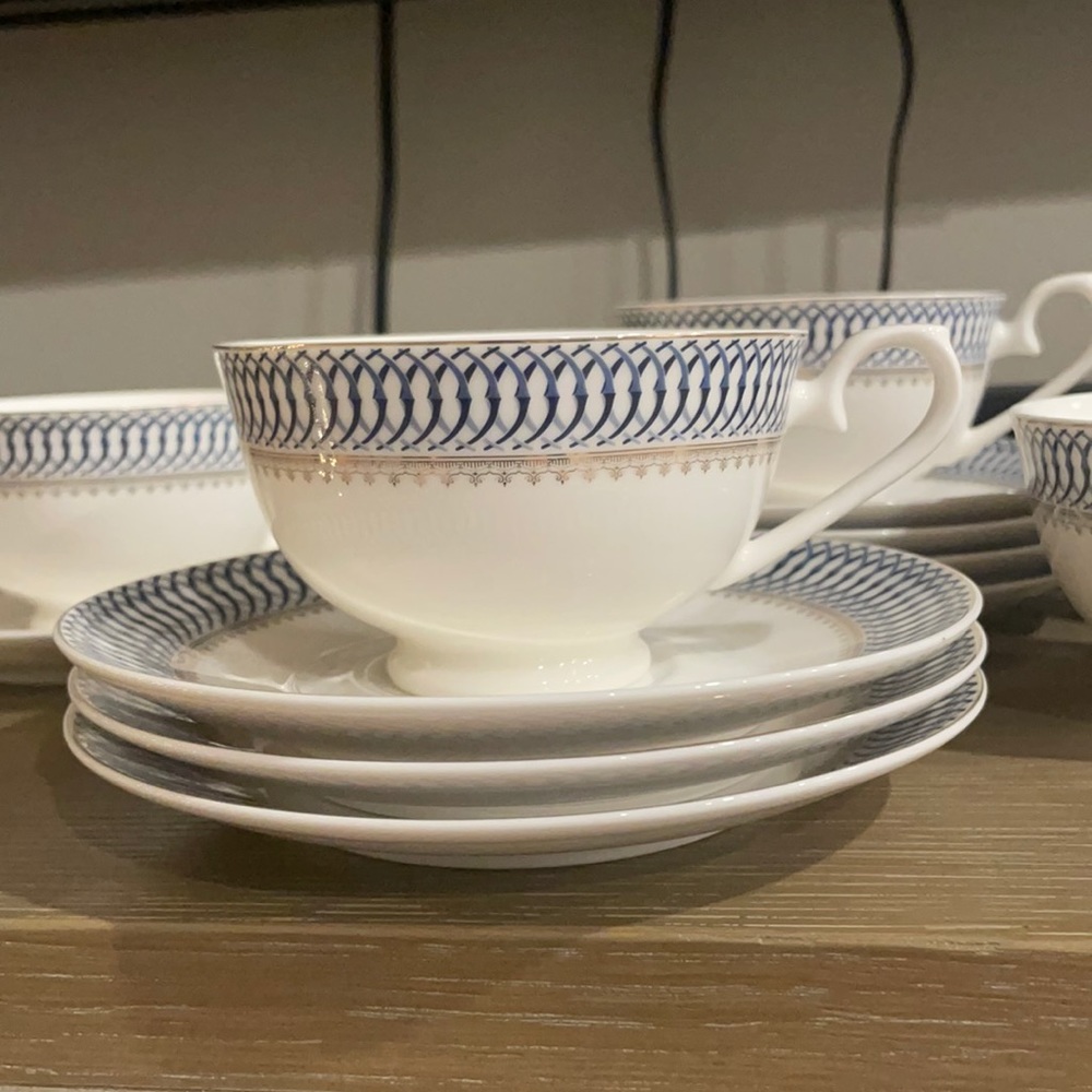 Set of 8 tea coffee mugs fine bone blue white gold dishwasher safe porcelain